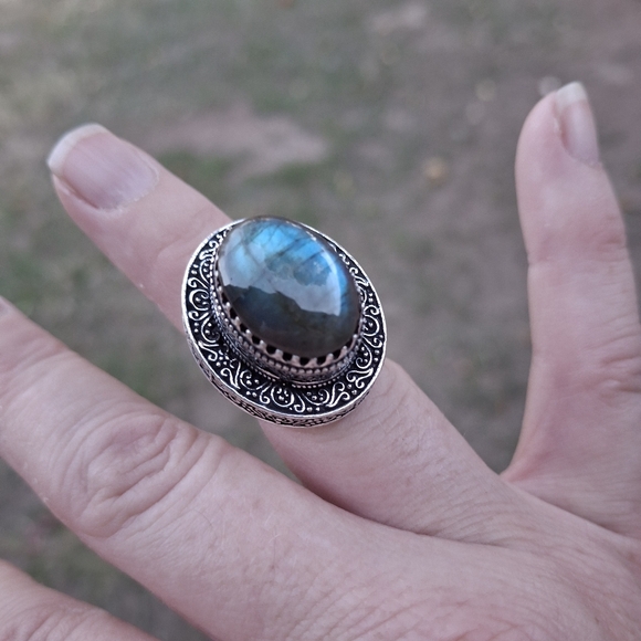 New Labradorite 925 Silver Statement Ring. - Picture 10 of 13
